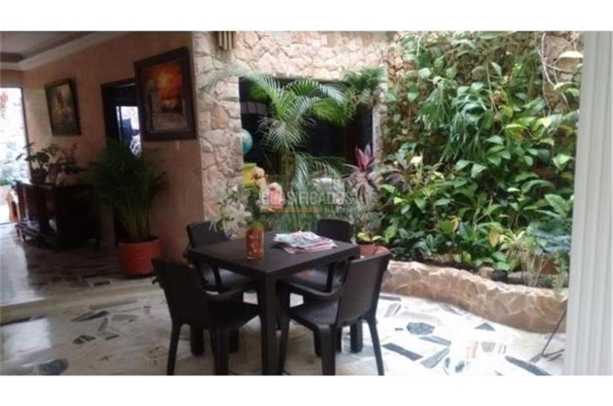 Casa de 6 alcobas en venta en El Ingenio, Cali, 350 m² · foto 4 de 24