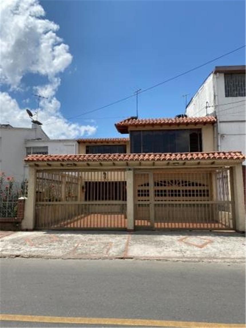 Casa en venta en Los Andes, Bogotá · foto 2 de 24
