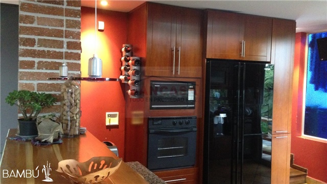 Casa de 4 alcobas en venta en Loma Del Escobero, Envigado, 293 m² · foto 11 de 17