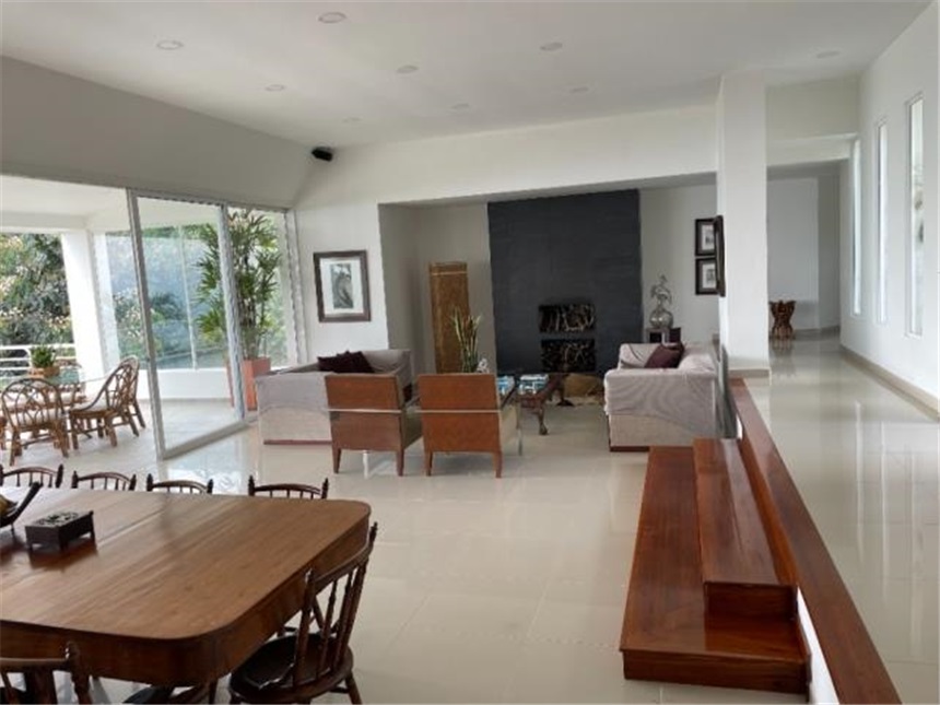 Casa de 6 alcobas en venta en Miravalle Dapa, Yumbo · foto 3 de 24
