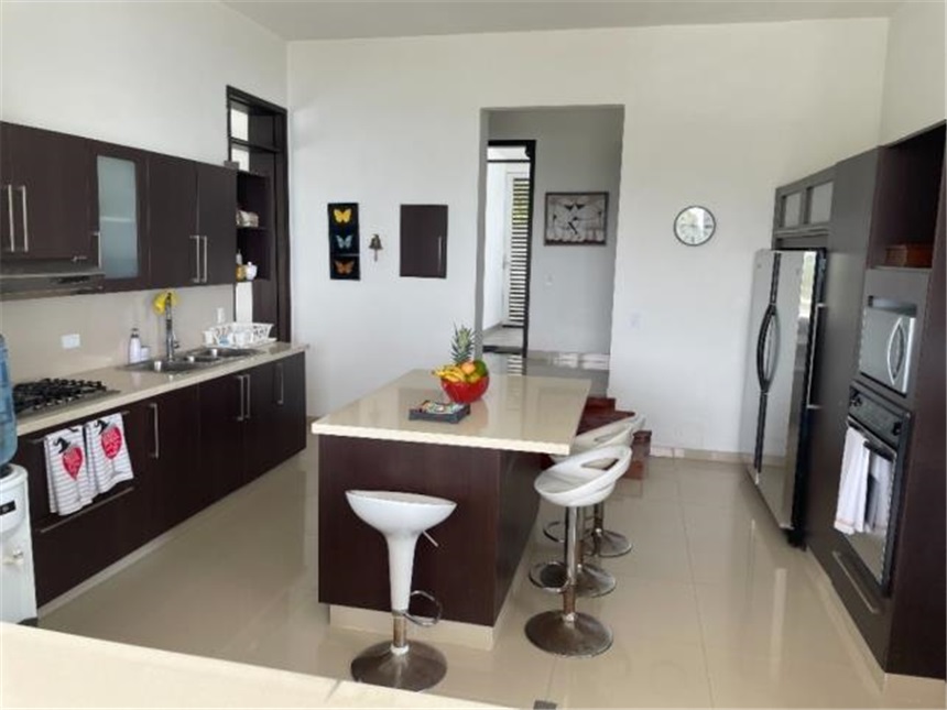 Casa de 6 alcobas en venta en Miravalle Dapa, Yumbo · foto 13 de 24