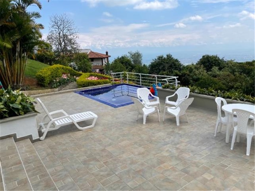 Casa de 6 alcobas en venta en Miravalle Dapa, Yumbo · foto 22 de 24