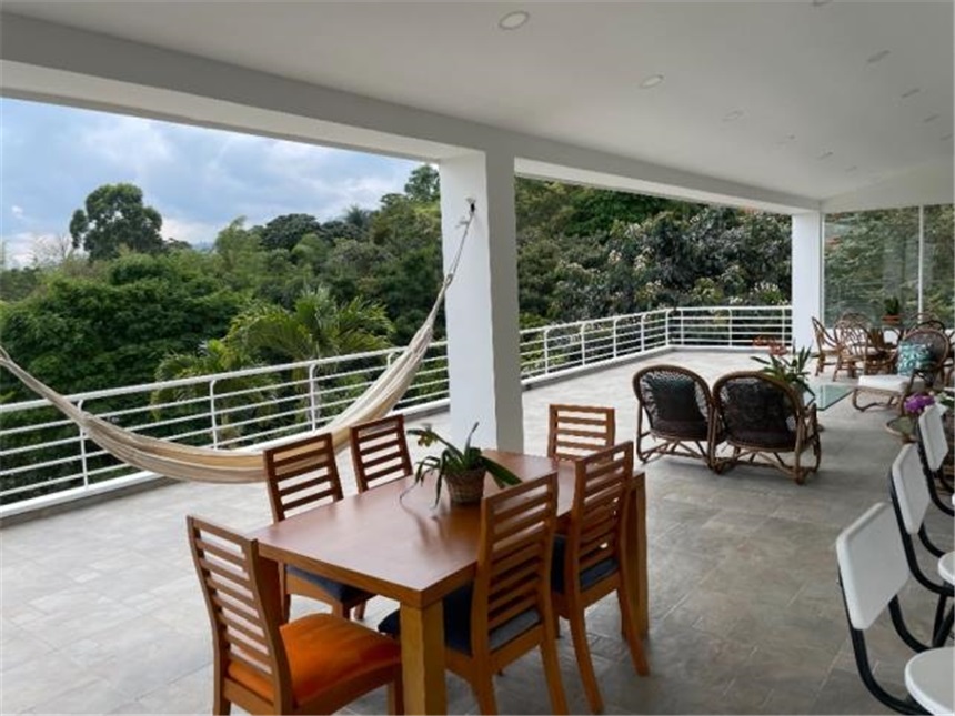 Casa de 6 alcobas en venta en Miravalle Dapa, Yumbo · foto 12 de 24