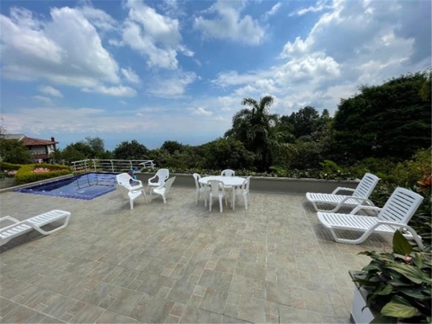 Casa de 6 alcobas en venta en Miravalle Dapa, Yumbo · foto 20 de 24