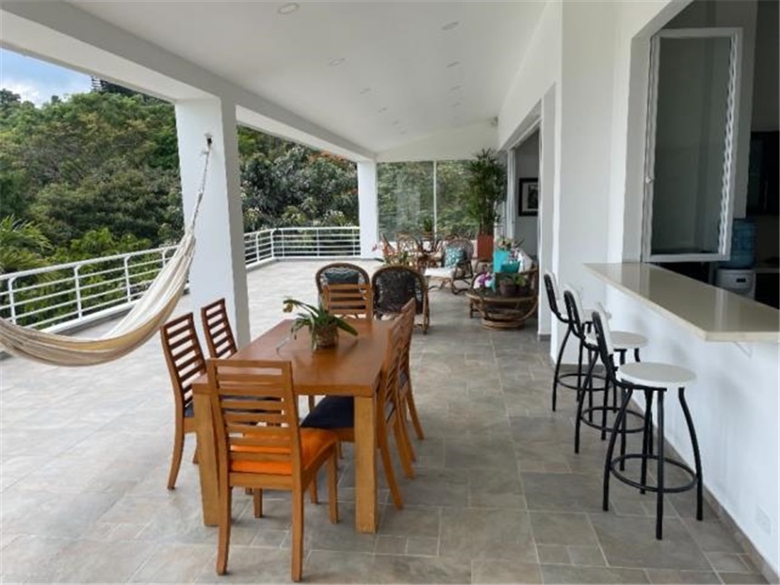 Casa de 6 alcobas en venta en Miravalle Dapa, Yumbo · foto 11 de 24