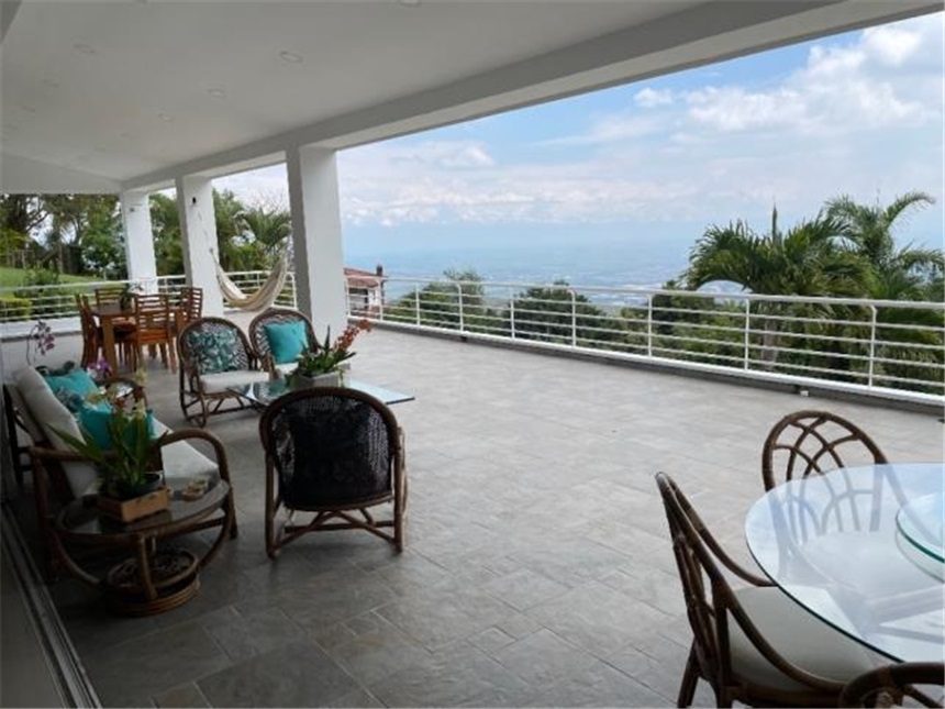 Casa de 6 alcobas en venta en Miravalle Dapa, Yumbo · foto 8 de 24