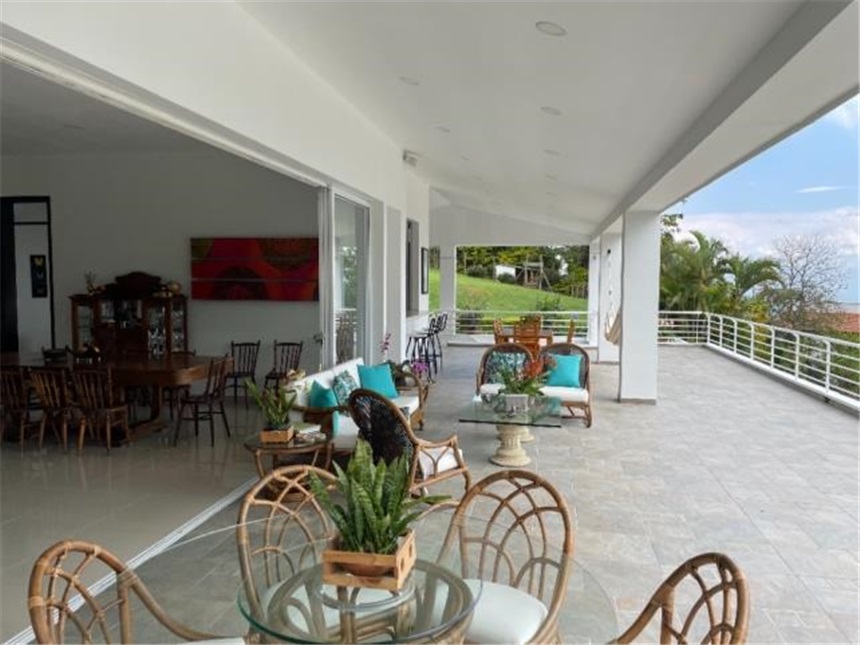 Casa de 6 alcobas en venta en Miravalle Dapa, Yumbo · foto 9 de 24