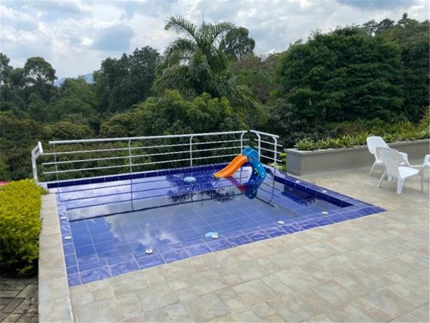 Casa de 6 alcobas en venta en Miravalle Dapa, Yumbo · foto 23 de 24