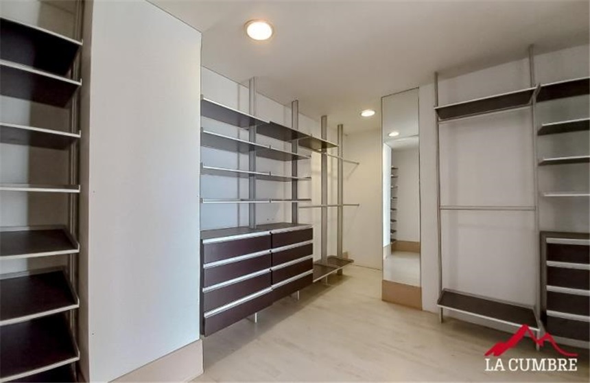 Apartamento de 6 alcobas en venta en Los Naranjos, Medellín, 725 m² · foto 16 de 16