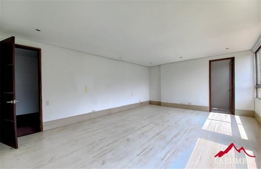 Apartamento de 6 alcobas en venta en Los Naranjos, Medellín, 725 m² · foto 13 de 16