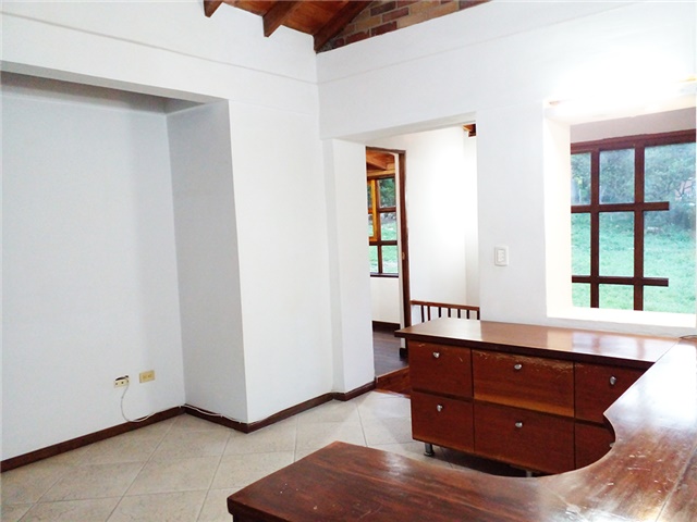 Casa de 3 alcobas en venta en Las Lomitas, Sabaneta, 412 m² · foto 9 de 19