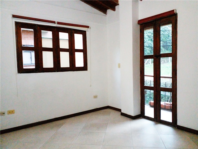 Casa de 3 alcobas en venta en Las Lomitas, Sabaneta, 412 m² · foto 10 de 19