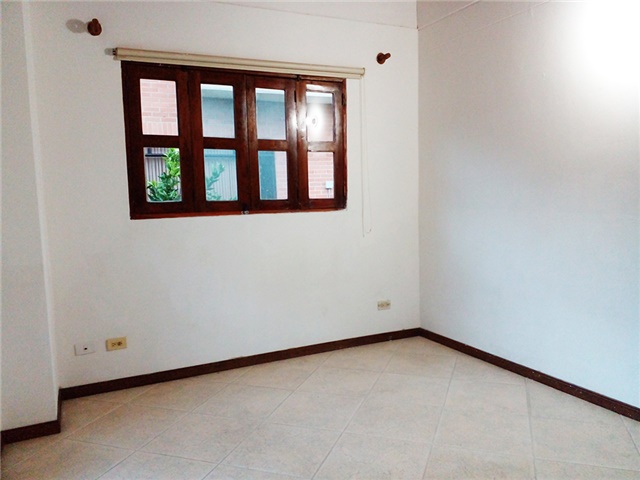 Casa de 3 alcobas en venta en Las Lomitas, Sabaneta, 412 m² · foto 12 de 19
