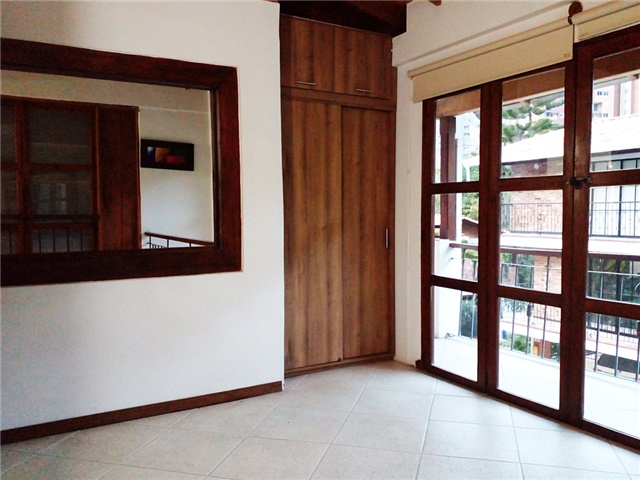 Casa de 3 alcobas en venta en Las Lomitas, Sabaneta, 412 m² · foto 13 de 19