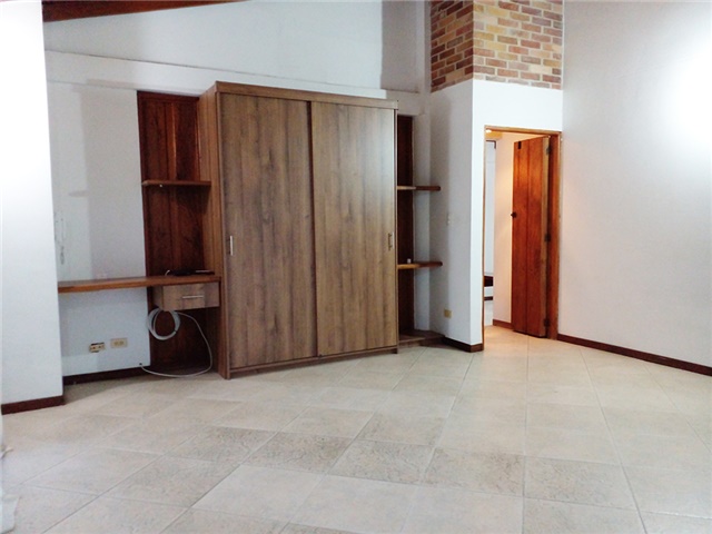 Casa de 3 alcobas en venta en Las Lomitas, Sabaneta, 412 m² · foto 15 de 19