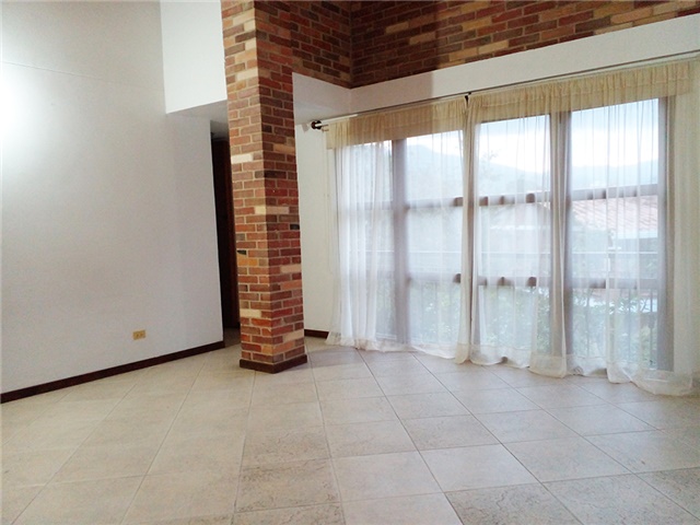 Casa de 3 alcobas en venta en Las Lomitas, Sabaneta, 412 m² · foto 16 de 19