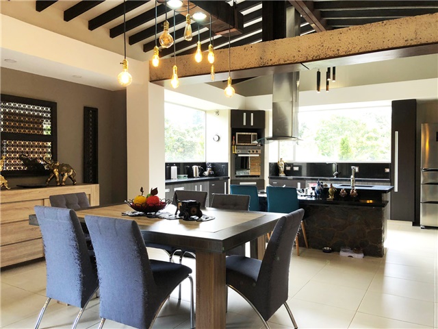 Casa de 3 alcobas en venta en Las Palmas, Medellín, 500 m² · foto 3 de 18