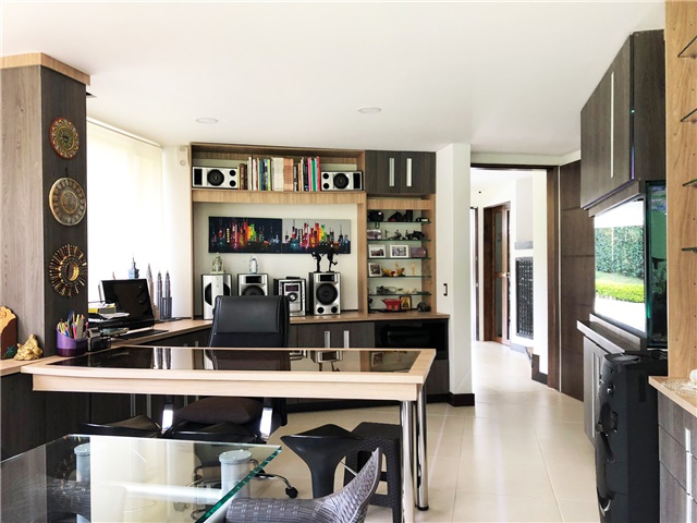 Casa de 3 alcobas en venta en Las Palmas, Medellín, 500 m² · foto 6 de 18