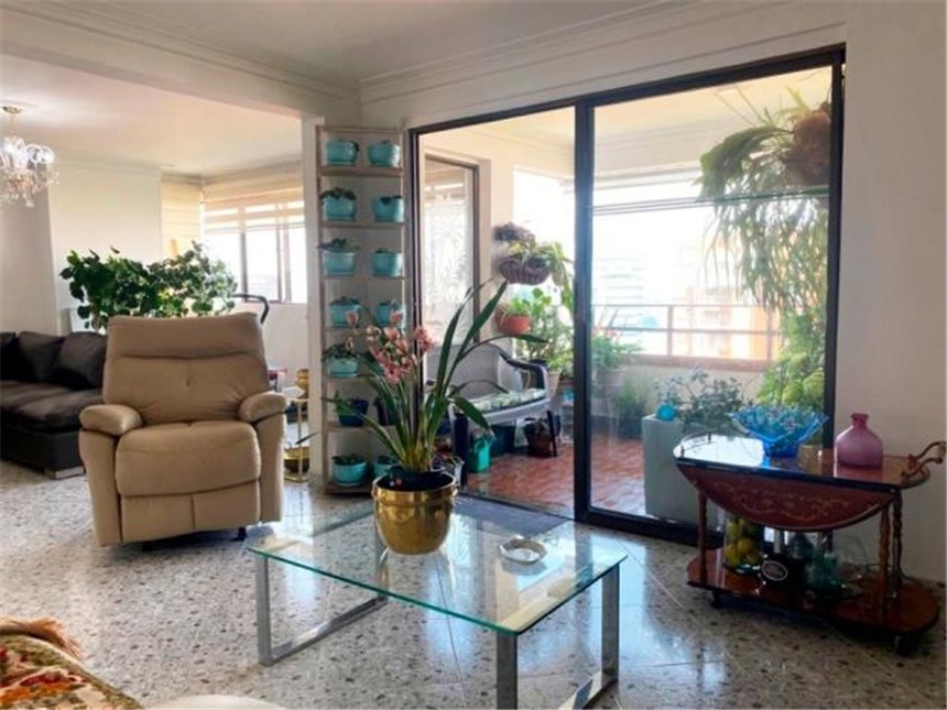 Apartamento de 3 alcobas en venta en Castropol, Medellín, 188 m² · foto 10 de 18