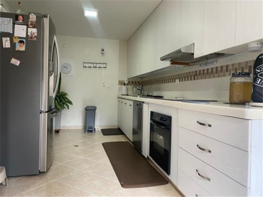 Apartamento de 3 alcobas en venta en Castropol, Medellín, 188 m² · foto 5 de 18