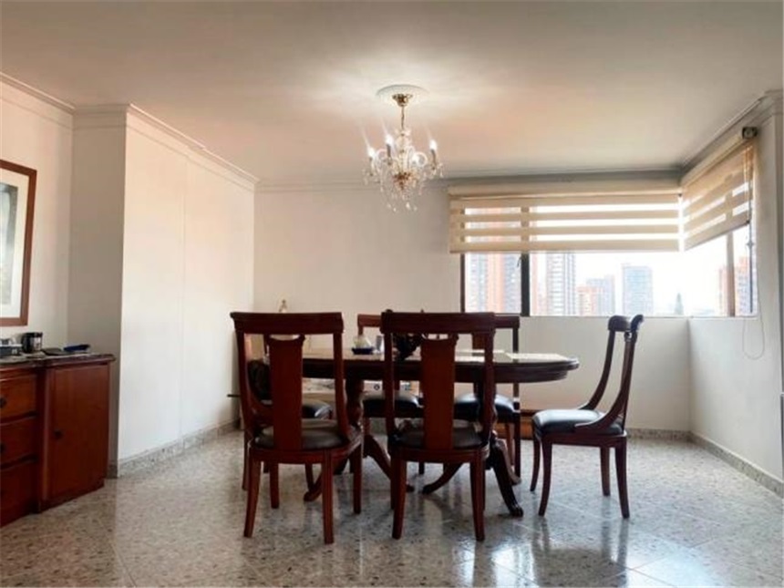 Apartamento de 3 alcobas en venta en Castropol, Medellín, 188 m² · foto 3 de 18