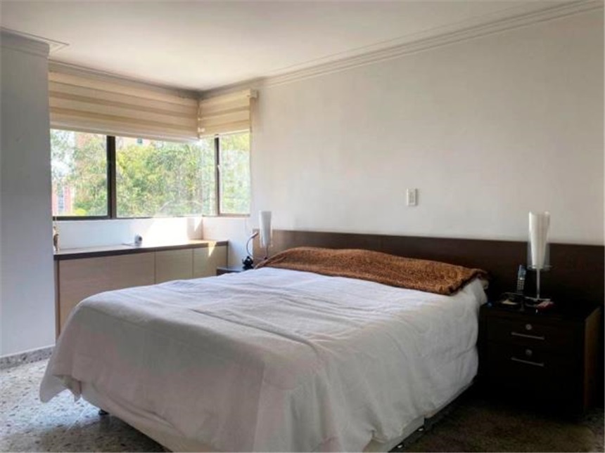 Apartamento de 3 alcobas en venta en Castropol, Medellín, 188 m² · foto 11 de 18