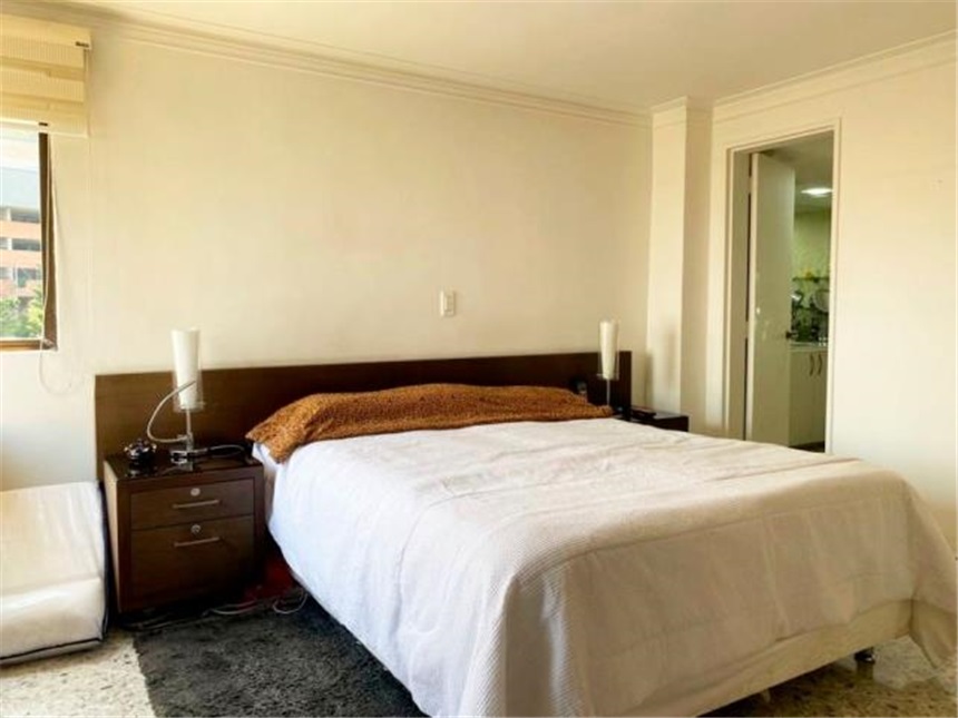 Apartamento de 3 alcobas en venta en Castropol, Medellín, 188 m² · foto 12 de 18