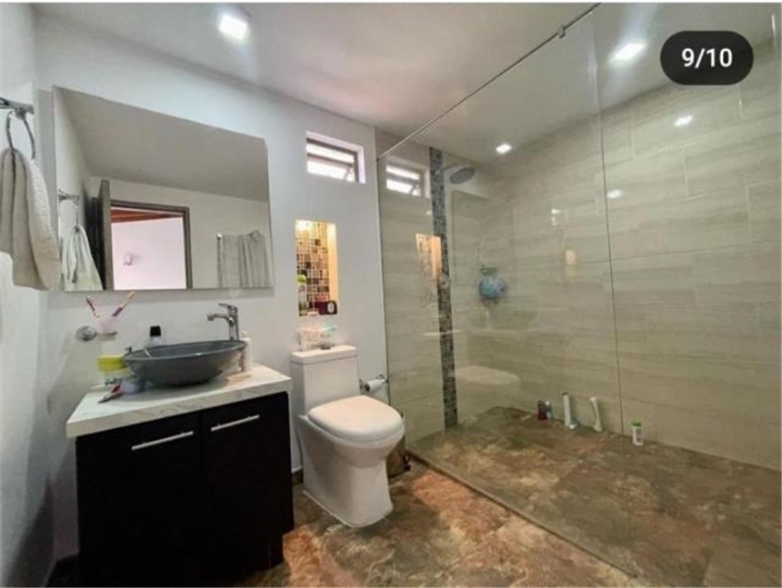 Casa de 4 alcobas en venta en La Florida, Sabaneta, 210 m² · foto 6 de 24