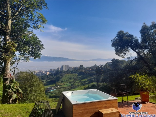 Casa de 4 alcobas en venta en Loma Del Escobero, Envigado · foto 4 de 16