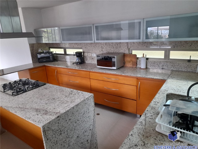 Casa de 4 alcobas en venta en Loma Del Escobero, Envigado · foto 6 de 16