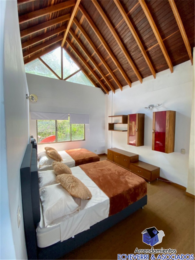 Casa de 4 alcobas en venta en Loma Del Escobero, Envigado · foto 8 de 16