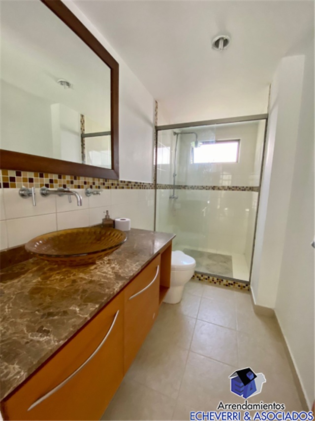 Casa de 4 alcobas en venta en Loma Del Escobero, Envigado · foto 9 de 16