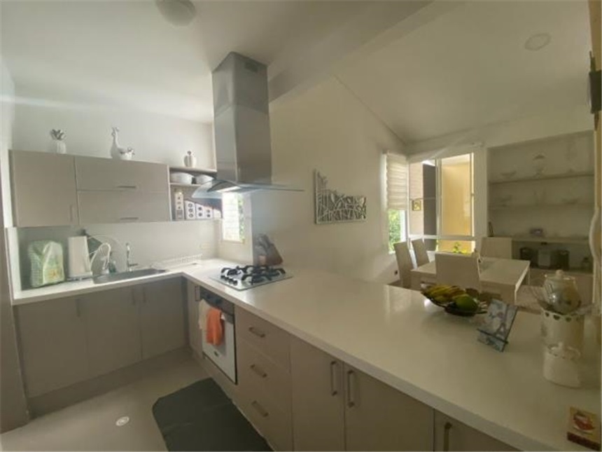 Casa de 3 alcobas en venta en Ciudad Country, Jamundí, 350 m² · foto 2 de 24