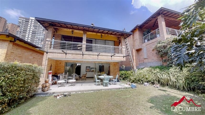 Casa en arriendo en El Poblado, Medellín · foto 3 de 16