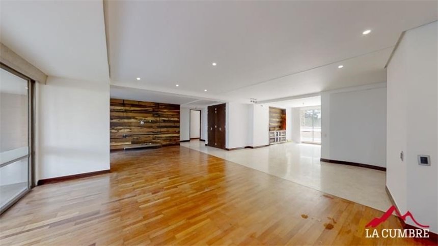 Apartamento de 3 alcobas en arriendo en Altos Del Poblado, Medellín, 250 m² · foto 5 de 12