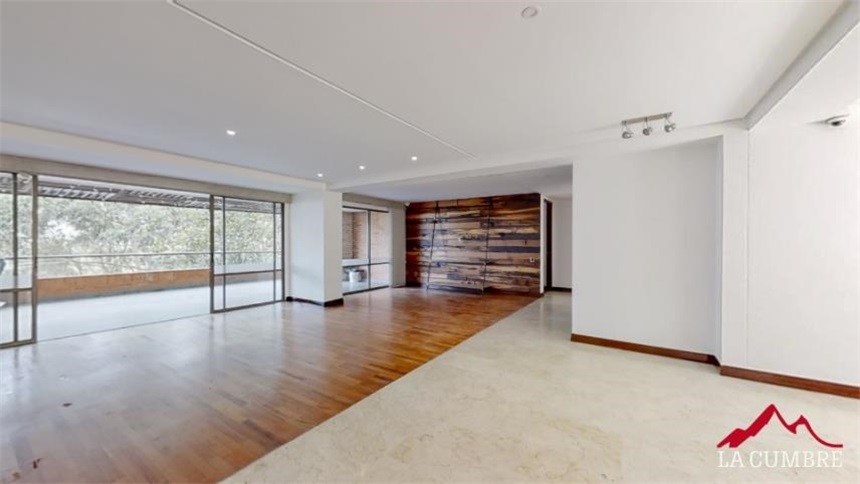 Apartamento de 3 alcobas en arriendo en Altos Del Poblado, Medellín, 250 m² · foto 8 de 12