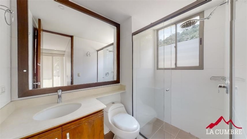 Apartamento de 3 alcobas en arriendo en Altos Del Poblado, Medellín, 250 m² · foto 12 de 12