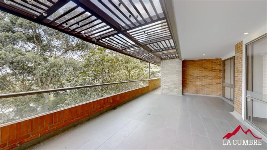 Apartamento de 3 alcobas en arriendo en Altos Del Poblado, Medellín, 250 m² · foto 2 de 12