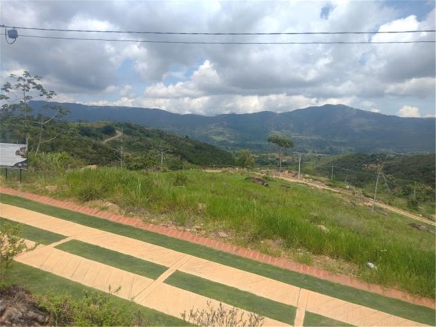 Lote en venta en Ruitoque, Girón, 1150 m² · foto 2 de 16