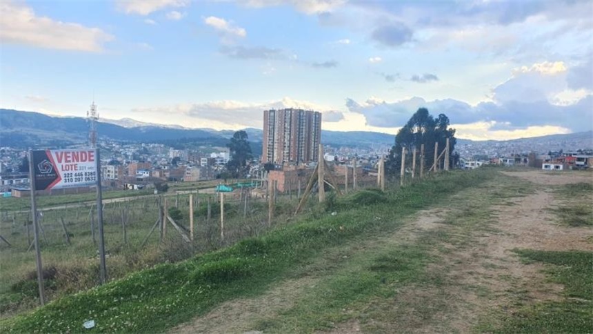 Lote en venta en Ve. La Colorada, Tunja, 345 m² · foto 2 de 4