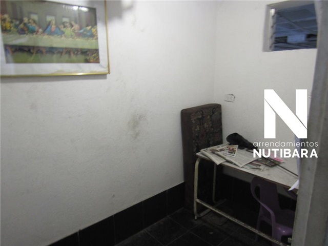 Local en Arriendo - Más