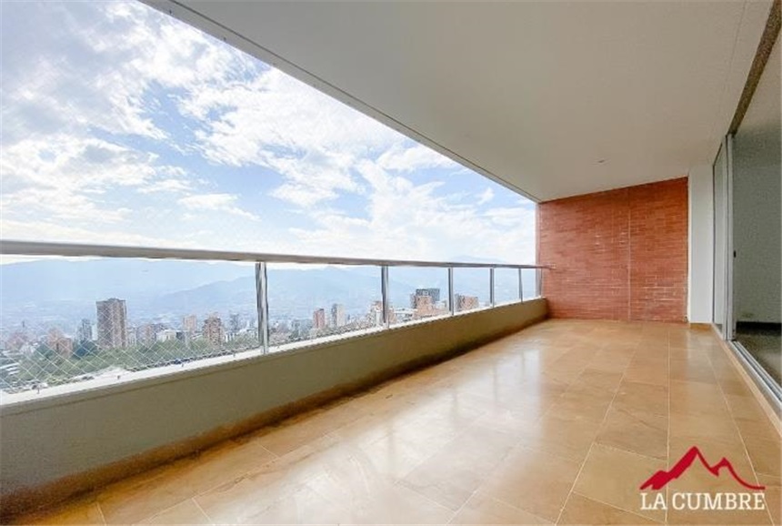 Apartamento de 3 alcobas en arriendo en El Tesoro, Medellín, 227 m² · foto 3 de 12