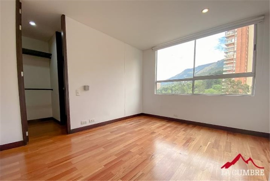 Apartamento de 3 alcobas en arriendo en El Tesoro, Medellín, 227 m² · foto 11 de 12