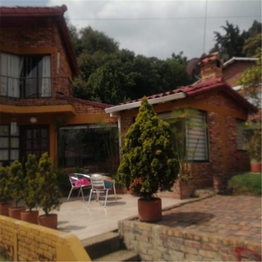 Casa de 3 alcobas en venta en Cota, 180 m² · foto 2 de 18