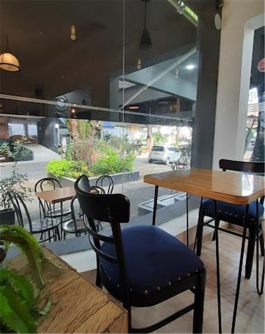 Local en venta en El Poblado, Medellín, 470 m² · foto 7 de 23