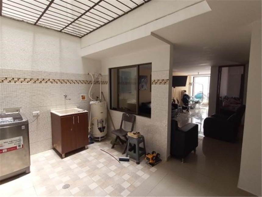 Edificio en venta en Los Colores, Medellín, 125 m² · foto 12 de 16