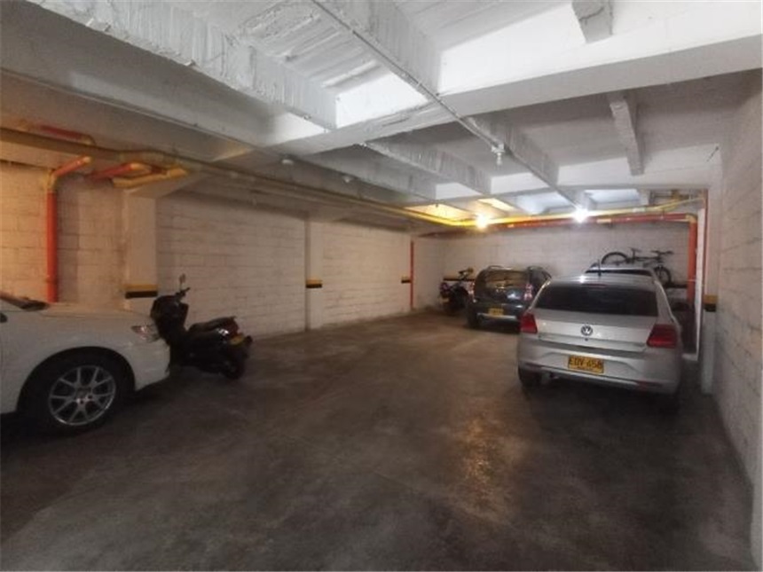 Edificio en venta en Los Colores, Medellín, 125 m² · foto 6 de 16