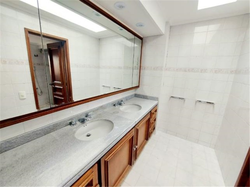 Piso – Bogotá, El Refugio - Más