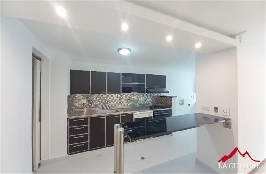 Casa de 4 alcobas en venta en Castropol, Medellín, 150 m² · foto 3 de 12