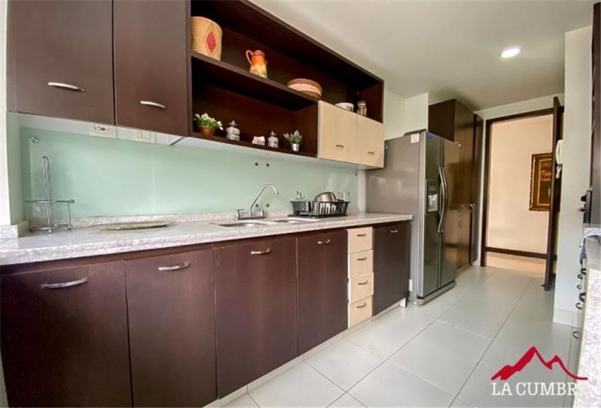 Apartamento de 2 alcobas en arriendo en Los Parra, Medellín, 145 m² · foto 4 de 12